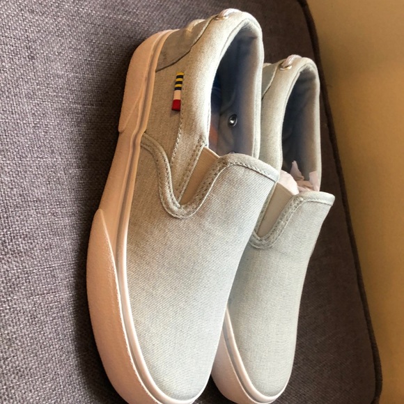 Beautiful boat shoes size 5.5 brand new in box